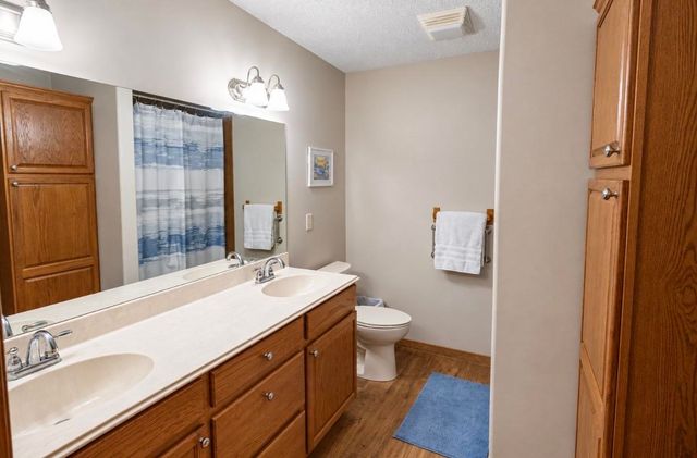 2143 East Quail Hollow Street, Derby, KS 67037
