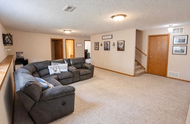 2143 East Quail Hollow Street, Derby, KS 67037