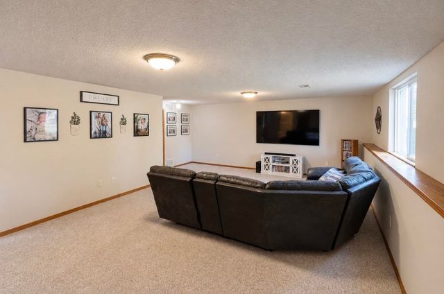 2143 East Quail Hollow Street, Derby, KS 67037