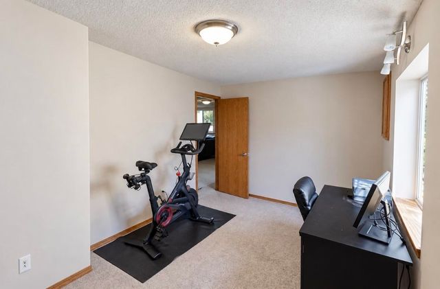 2143 East Quail Hollow Street, Derby, KS 67037