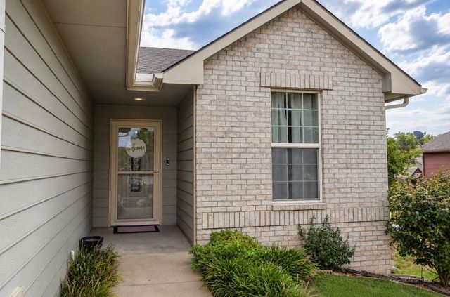 2143 East Quail Hollow Street, Derby, KS 67037