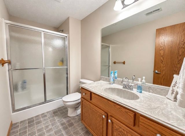 2143 East Quail Hollow Street, Derby, KS 67037
