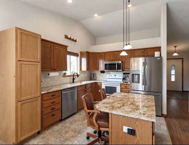 2143 East Quail Hollow Street, Derby, KS 67037
