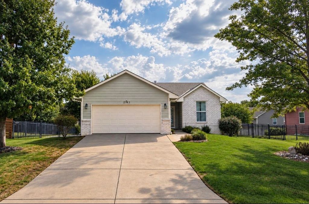 2143 East Quail Hollow Street, Derby, KS 67037