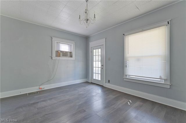 319 S Jackson Street, Youngstown, OH 44506
