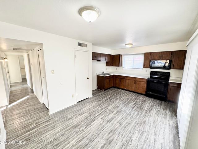 4520 W HATCHER Road, Glendale, AZ 85302