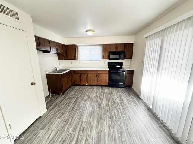 4520 W HATCHER Road, Glendale, AZ 85302