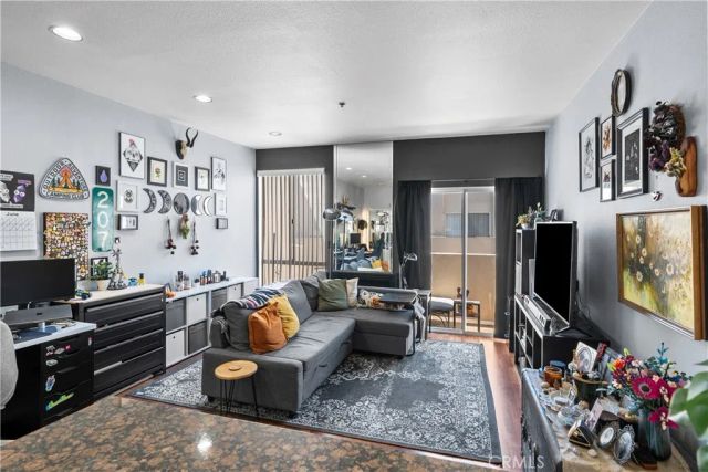 19350 Sherman Way 328, Reseda, CA 91335