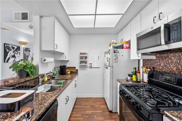 19350 Sherman Way 328, Reseda, CA 91335