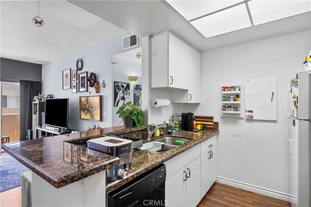 19350 Sherman Way 328, Reseda, CA 91335