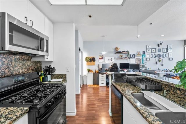 19350 Sherman Way 328, Reseda, CA 91335