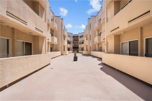 19350 Sherman Way 328, Reseda, CA 91335