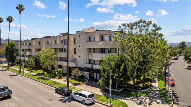 19350 Sherman Way 328, Reseda, CA 91335