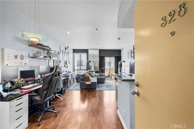 19350 Sherman Way 328, Reseda, CA 91335