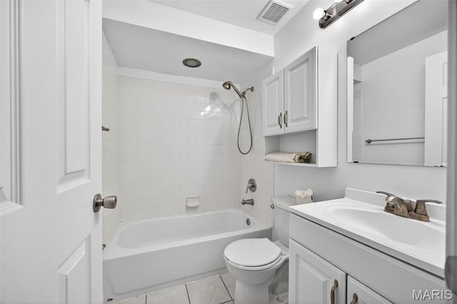 161 Bayhill Village Drive, O'fallon, MO 63368