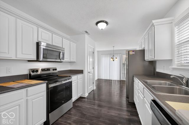 5771 White Pine Road, Whitestown, IN 46075
