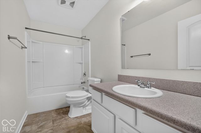 5771 White Pine Road, Whitestown, IN 46075
