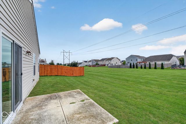5771 White Pine Road, Whitestown, IN 46075