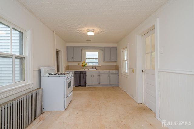 211 Main Street, Spotswood, NJ 08884