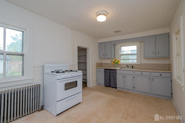 211 Main Street, Spotswood, NJ 08884