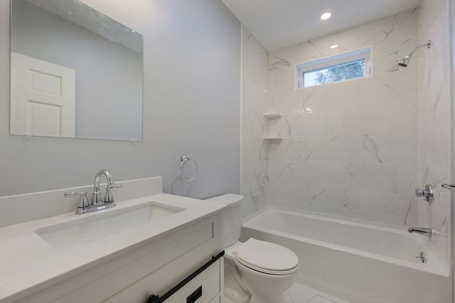 18 Huntington Ave, Plainville, MA 02762