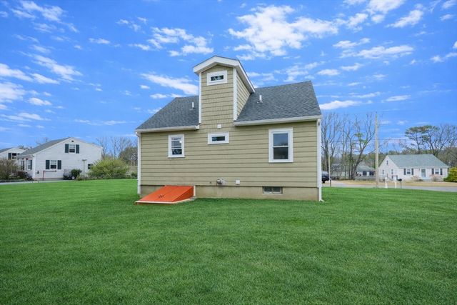 18 Huntington Ave, Plainville, MA 02762