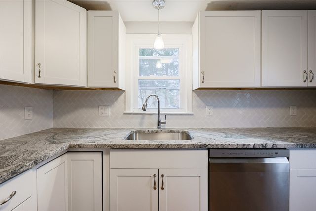 18 Huntington Ave, Plainville, MA 02762