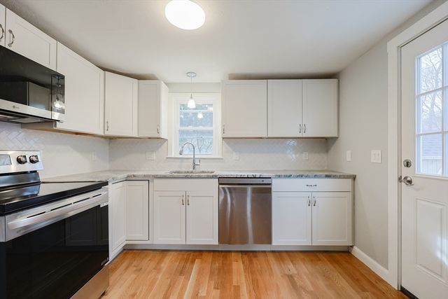 18 Huntington Ave, Plainville, MA 02762