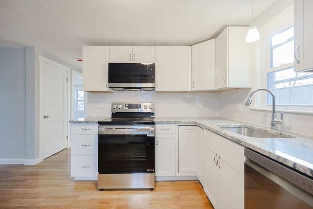 18 Huntington Ave, Plainville, MA 02762