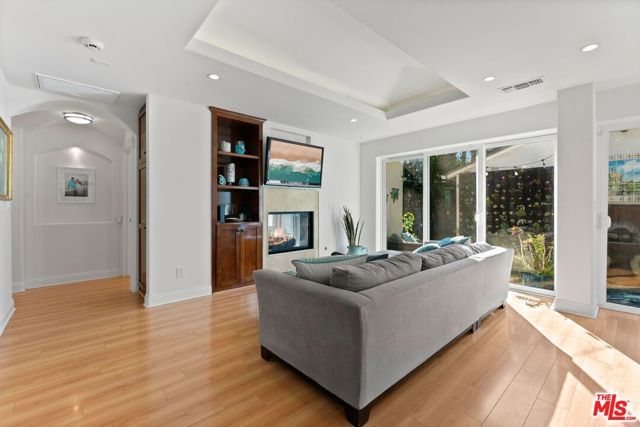 3251 Stewart Avenue, Los Angeles, CA 90066