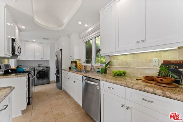 3251 Stewart Avenue, Los Angeles, CA 90066