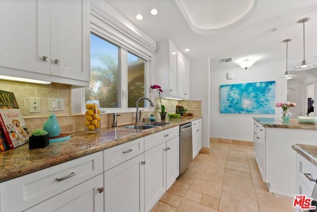 3251 Stewart Avenue, Los Angeles, CA 90066