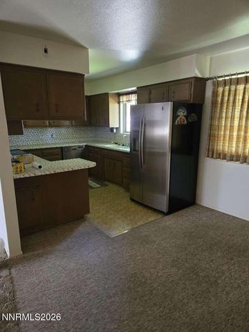 14 Willow Drive, Yerington, NV 89447