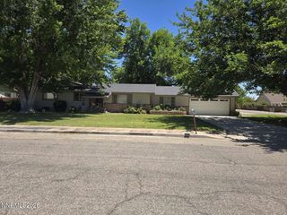 14 Willow Drive, Yerington, NV 89447