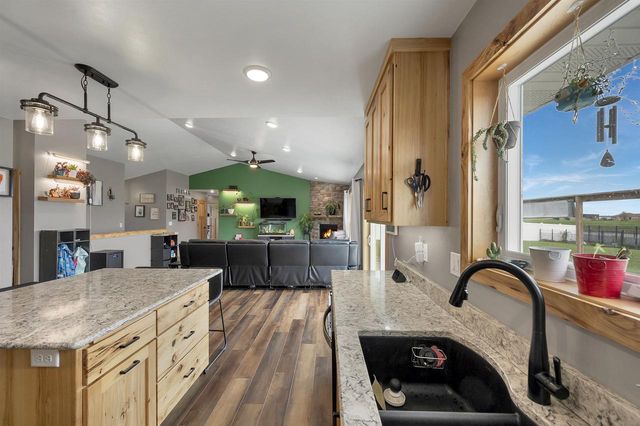 1724 BRIDGE PORT CIRCLE, De Pere, WI 54115