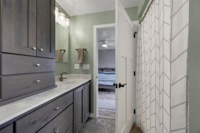 1724 BRIDGE PORT CIRCLE, De Pere, WI 54115