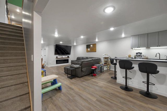 1724 BRIDGE PORT CIRCLE, De Pere, WI 54115