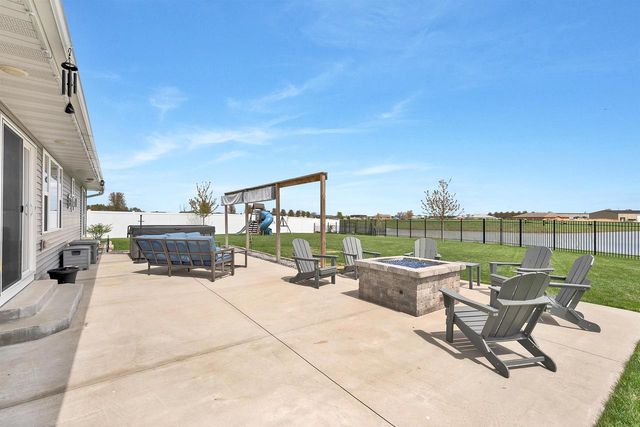 1724 BRIDGE PORT CIRCLE, De Pere, WI 54115