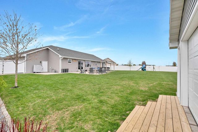 1724 BRIDGE PORT CIRCLE, De Pere, WI 54115