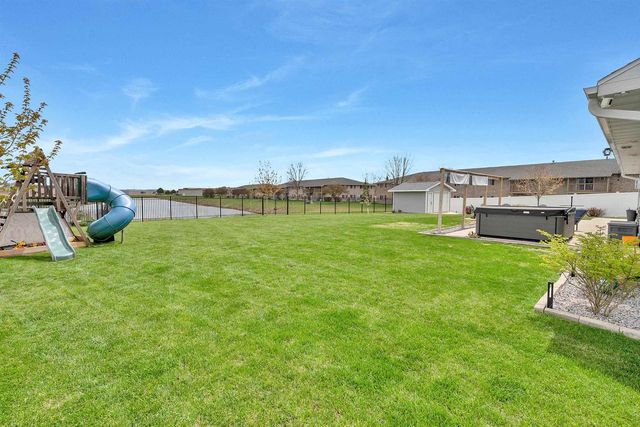 1724 BRIDGE PORT CIRCLE, De Pere, WI 54115
