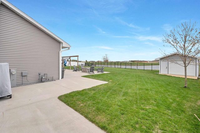 1724 BRIDGE PORT CIRCLE, De Pere, WI 54115