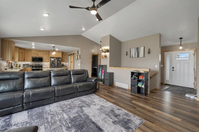 1724 BRIDGE PORT CIRCLE, De Pere, WI 54115