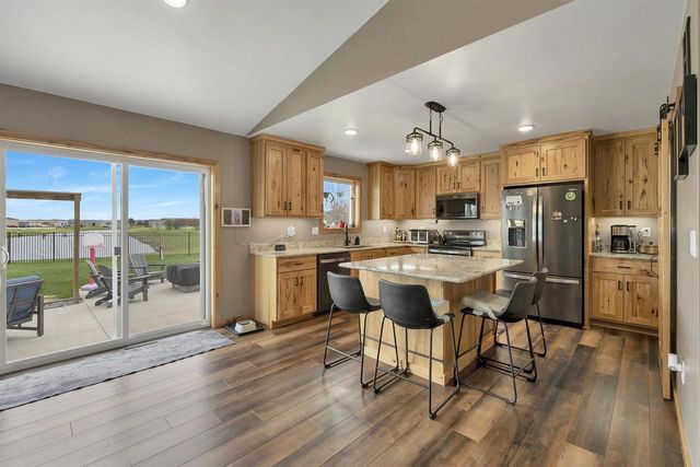 1724 BRIDGE PORT CIRCLE, De Pere, WI 54115
