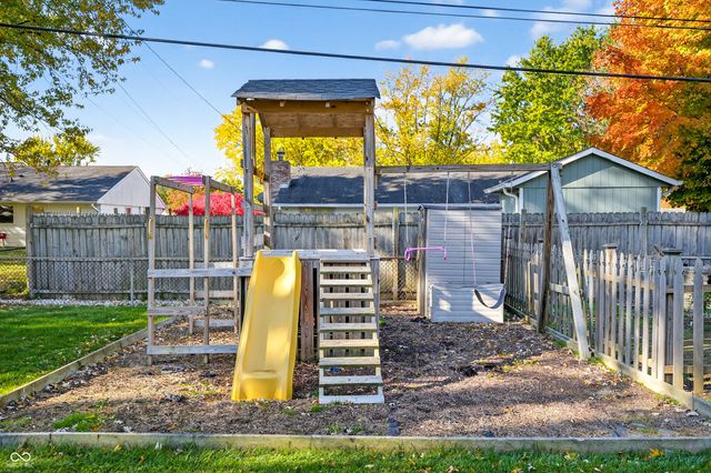 840 Sweetbriar Avenue, Whiteland, IN 46184