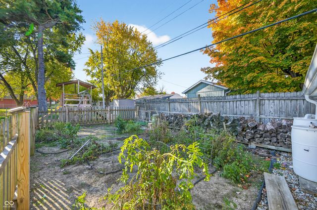 840 Sweetbriar Avenue, Whiteland, IN 46184