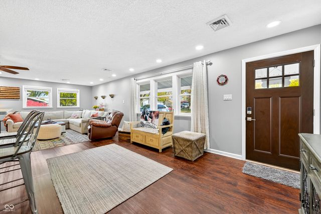 840 Sweetbriar Avenue, Whiteland, IN 46184