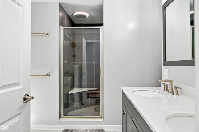 840 Sweetbriar Avenue, Whiteland, IN 46184