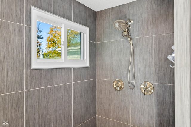 840 Sweetbriar Avenue, Whiteland, IN 46184