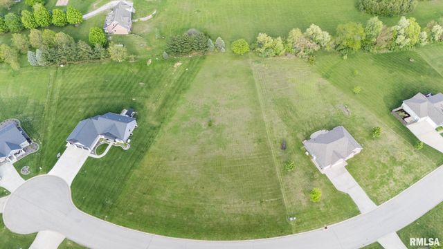 116 Lost Creek Court, Pekin, IL 61554