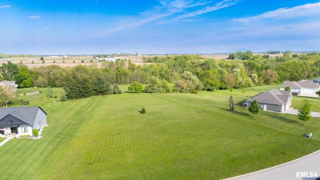 116 Lost Creek Court, Pekin, IL 61554